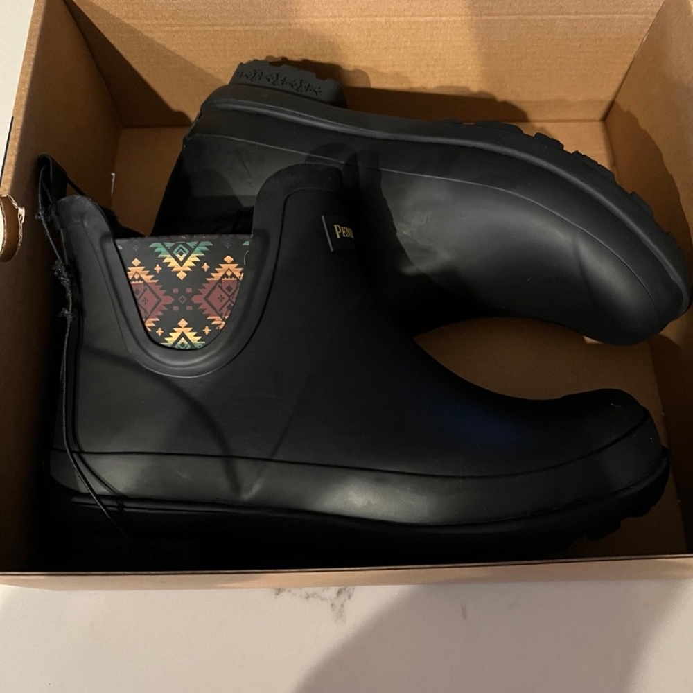 Pendleton Ladies' Chelsea Rainboot - Picture 5 of 5